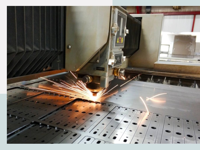 Лазерная резка металла в Чайковском от 607 руб.